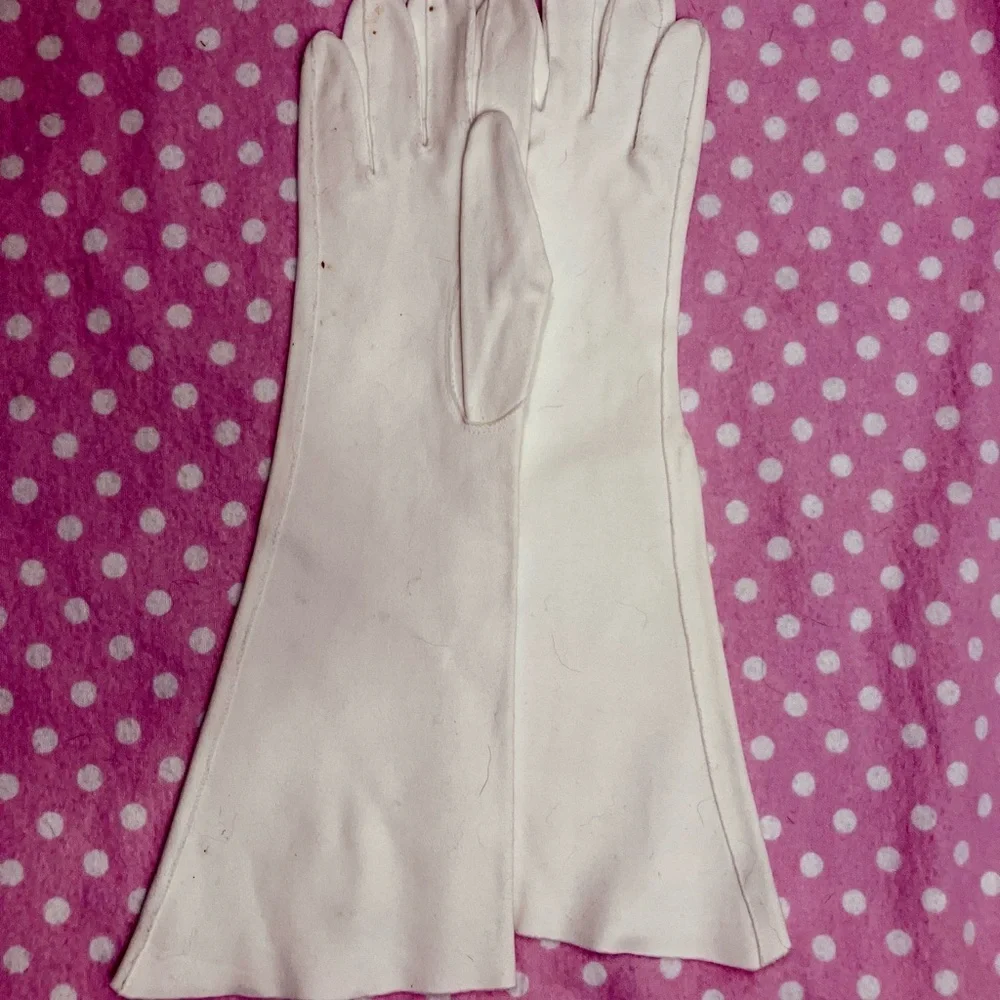 Vintage Cream Gloves 7 1/2